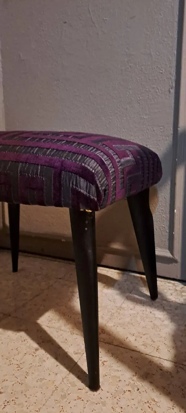 Illustration numéro 2 du produit Tabouret repose pied bois restauration tapissière XX meuble d'appoint