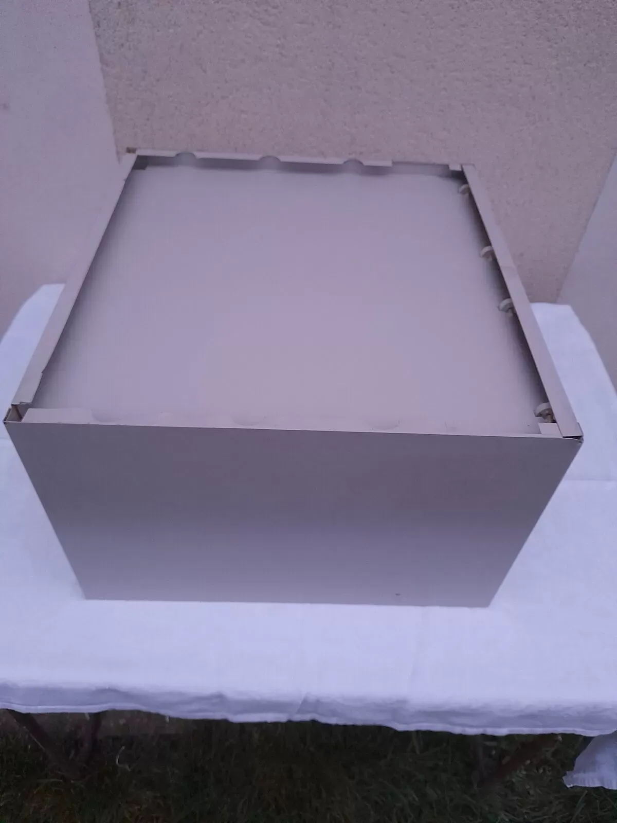 Illustration numéro 2 du produit Meuble métal 2 tiroirs loft industriel années 70