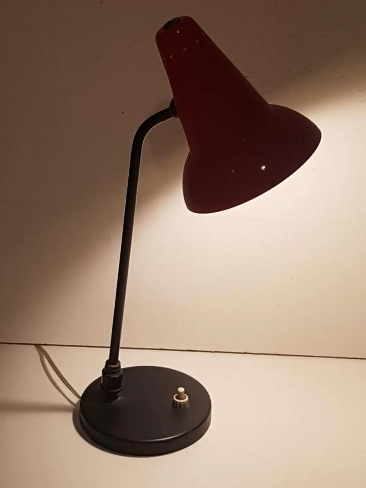 Illustration numéro 2 du produit Lampe de bureau des années 50