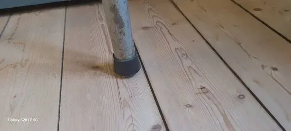 Illustration numéro 2 du produit Tabouret d'école 60's