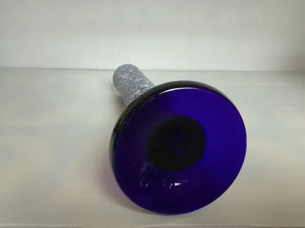 Illustration numéro 2 du produit Grand vase soliflore Scavo bleu cobalt