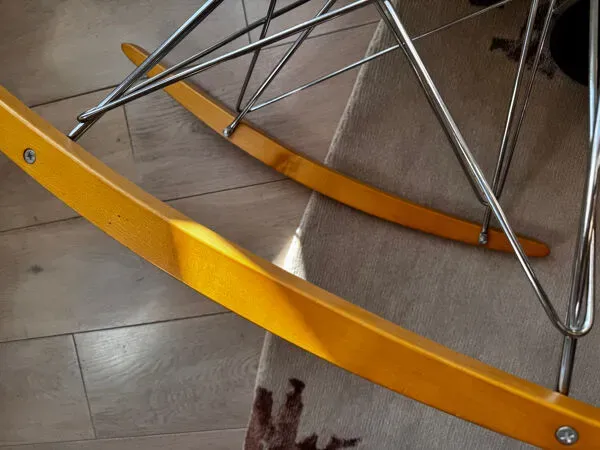 Illustration numéro 2 du produit Fauteuil RAR à bascule Vitra