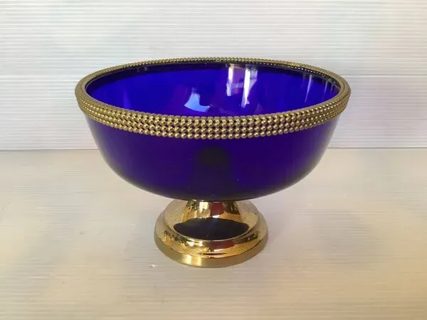 Illustration numéro 2 du produit Vide poche bleu cobalt motif perlé