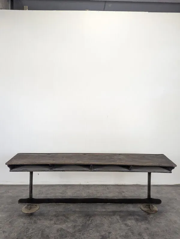 Illustration numéro 2 du produit Bureau d'écolier ou console fin XIXème