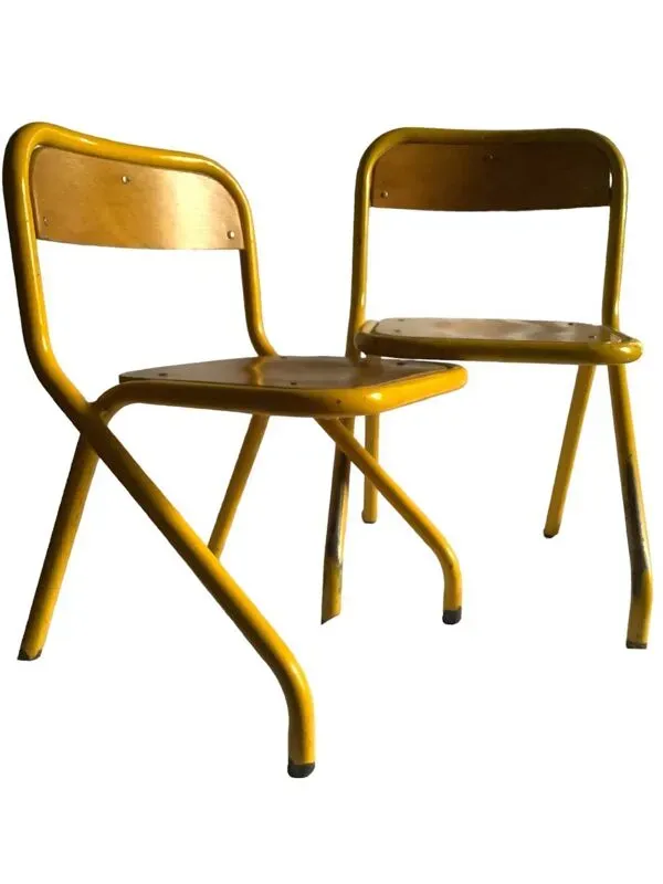 Illustration numéro 2 du produit 2 Chaises D’écoliers �� vintage
