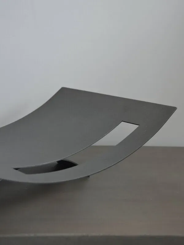 Illustration numéro 2 du produit Vide-Poche / Centre De Table En Métal Design Industriel / Space Age