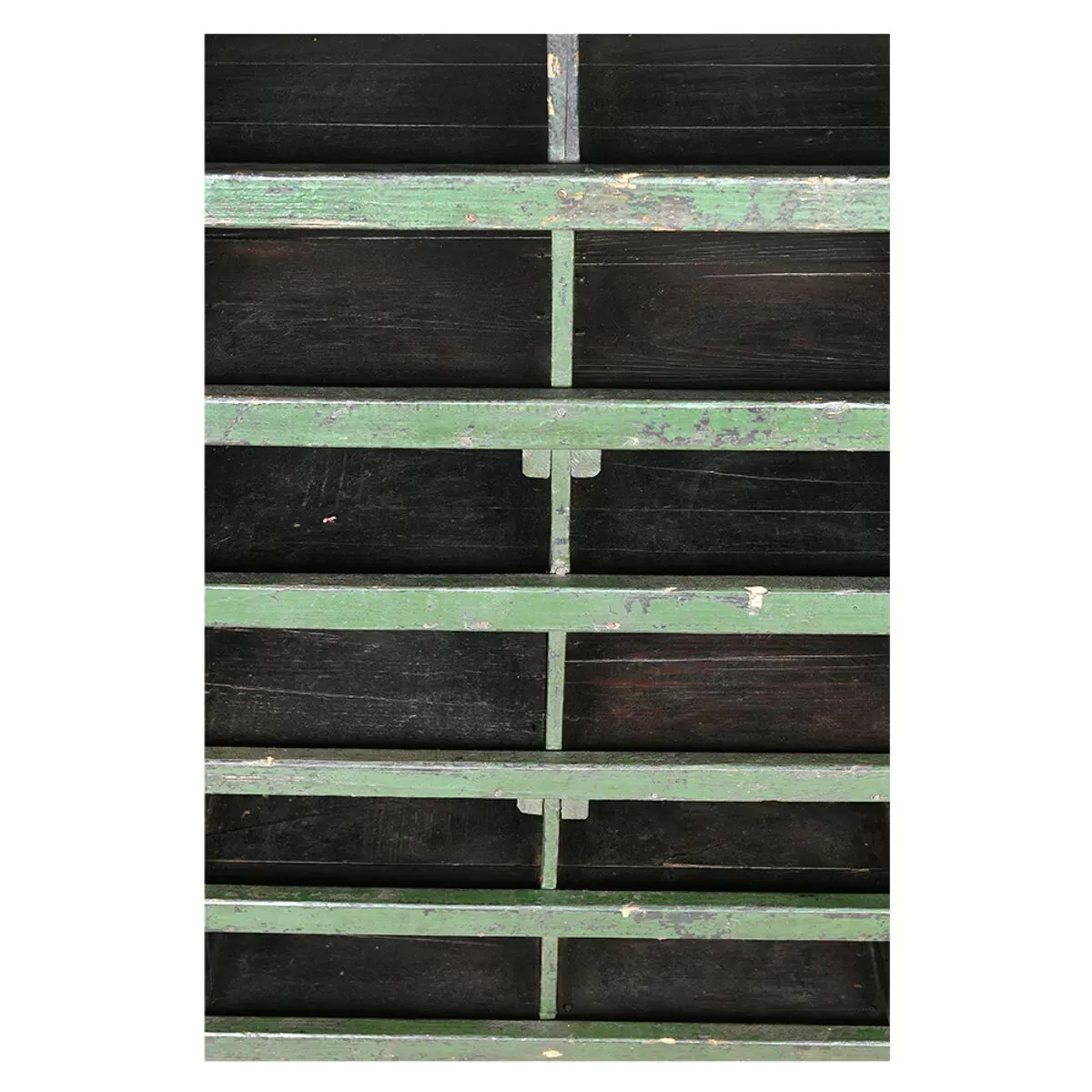 Illustration numéro 2 du produit Meuble d’atelier en bois à 60 casiers