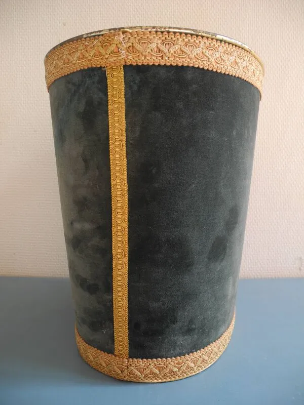 Illustration numéro 2 du produit ancienne corbeille papier Massilly velours vintage waste paper basket