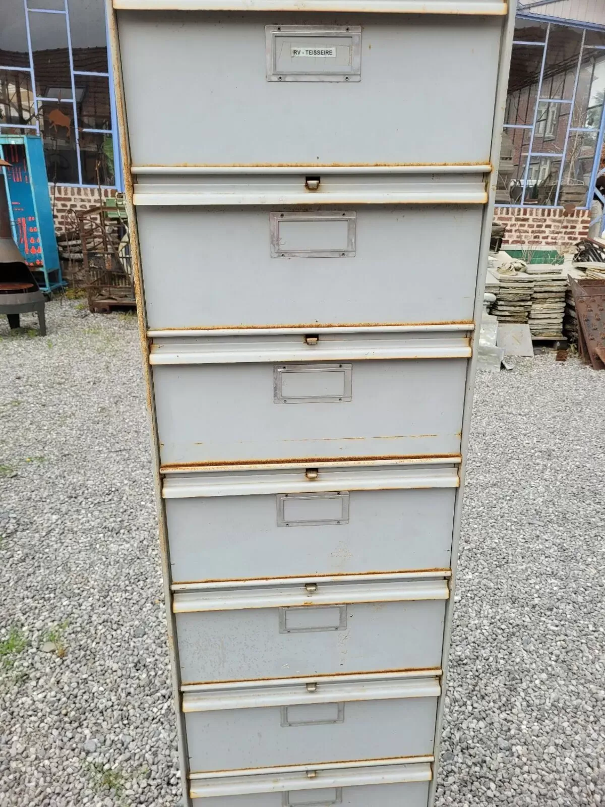 Illustration numéro 2 du produit Meuble de métier en fer a clapets