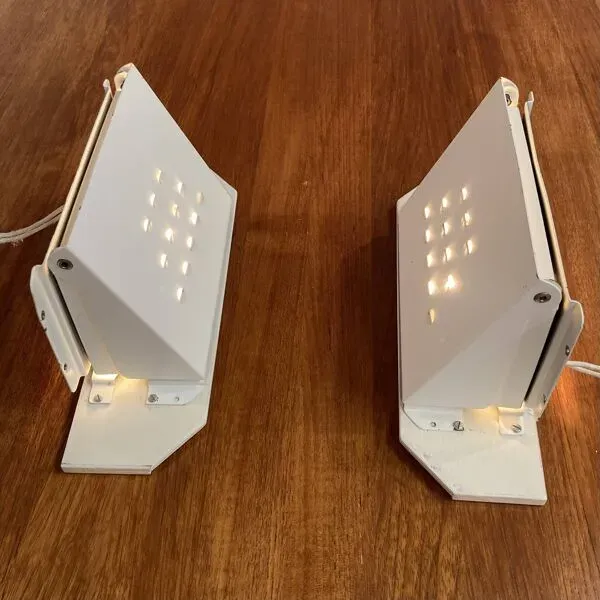 Illustration numéro 2 du produit Paire d'appliques industrielles design scandinave 1950.