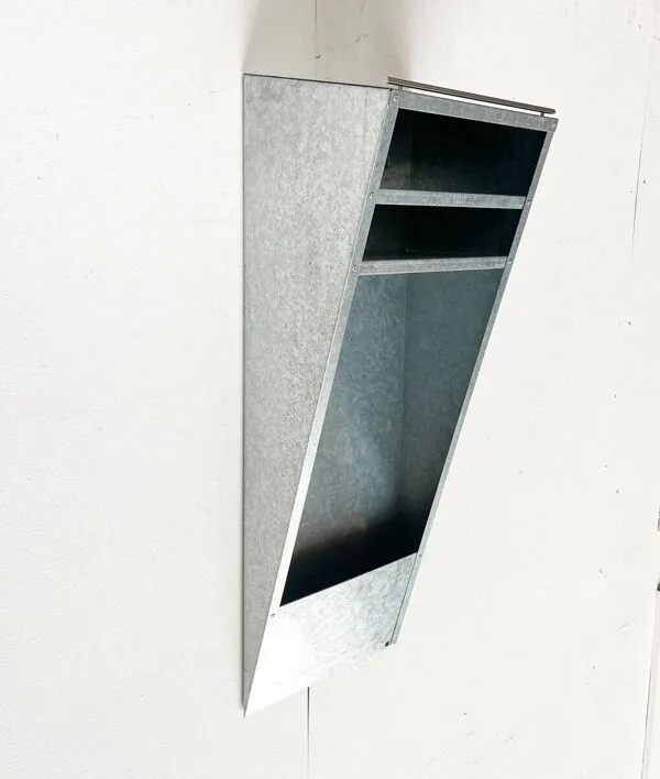 Illustration numéro 2 du produit Étagère murale en métal postmoderne allemande de Radius Design, années 1980