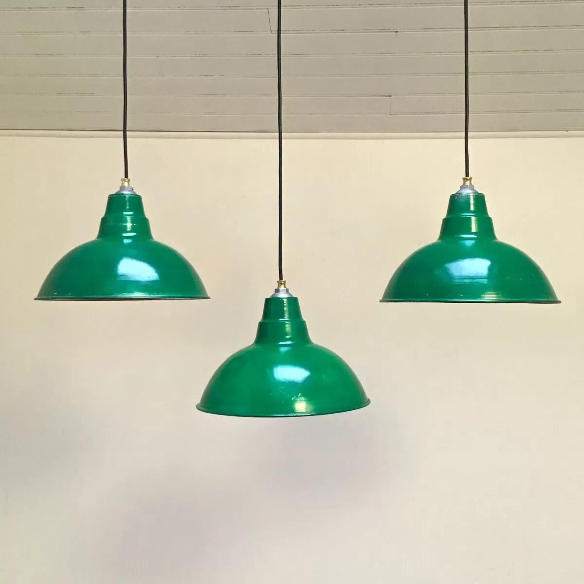 Illustration numéro 2 du produit Suspension industrielle 1970