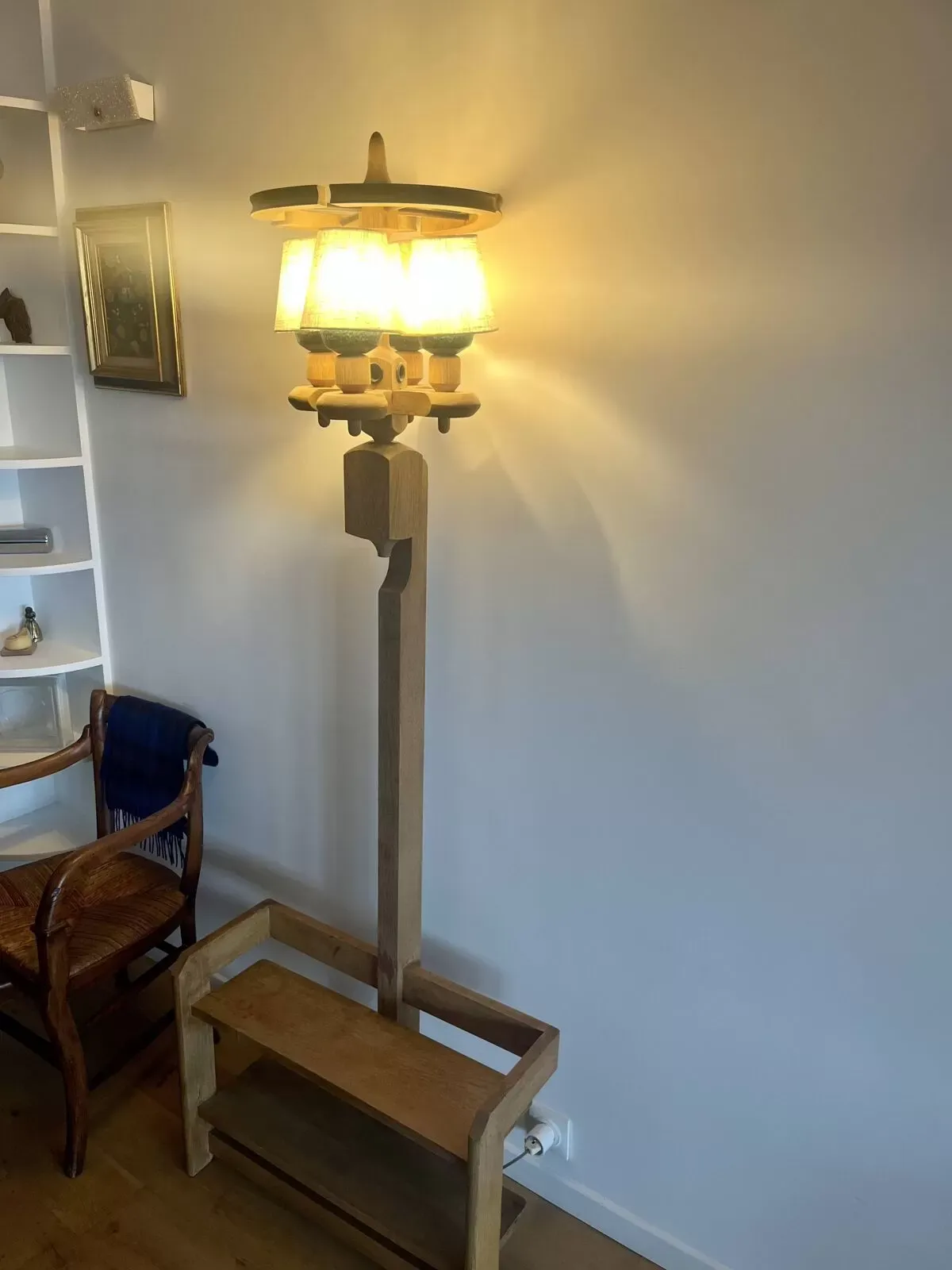Illustration numéro 2 du produit Lampadaire signé Guillerme et Chambron