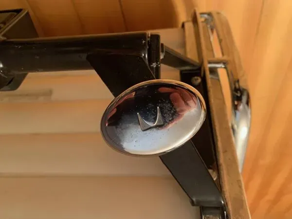 Illustration numéro 2 du produit Fauteuil EA 119 conçu par Charles & Ray Eames, Herman Miller, années 1970