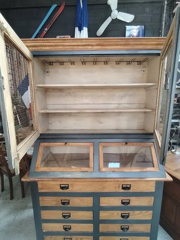 Illustration numéro 2 du produit Grand meuble grainetier deux corps d'épicerie en bois massif