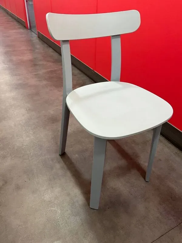 Illustration numéro 2 du produit Chaise VITRA APC blanc