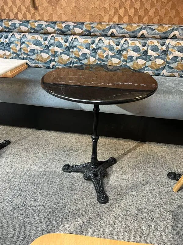 Illustration numéro 2 du produit Table bistrot