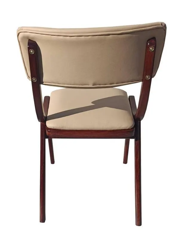 Illustration numéro 2 du produit Chaise, cuir crème clair, pologne, 1960s