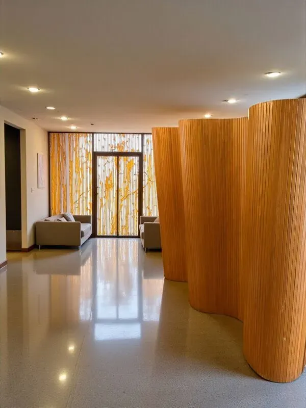 Illustration numéro 2 du produit Baumann Fils & Compagnie, Grand paravent en lattes de hêtre circa 1930-1940