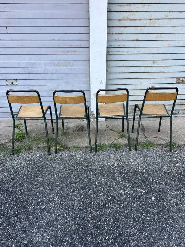 Illustration numéro 2 du produit (Lot) 26 anciennes chaises école/bistrot Stella