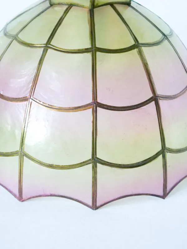 Illustration numéro 2 du produit suspension en nacre Rose et Jaune, 1970