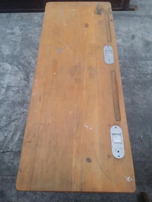 Illustration numéro 2 du produit Table d'école pied réglable