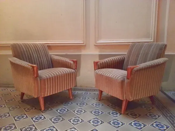 Illustration numéro 2 du produit Fauteuil club années 50 60 scandinaves