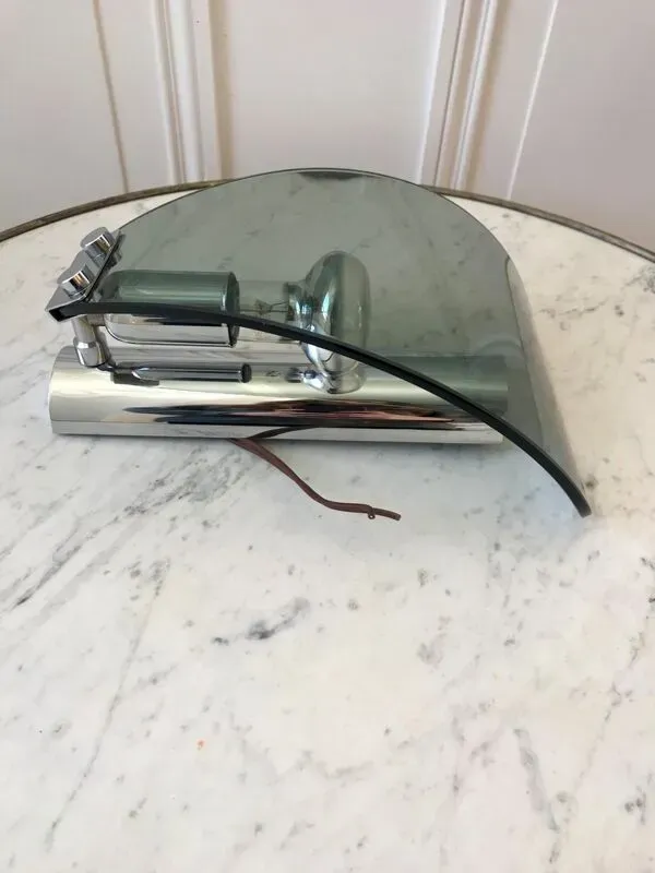 Illustration numéro 2 du produit applique en chrome et verre fumé années 70