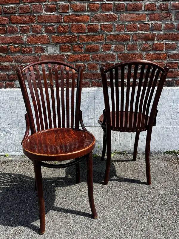 Illustration numéro 2 du produit Lot 4 chaises bistrot à barreaux anciennes style Thonet
