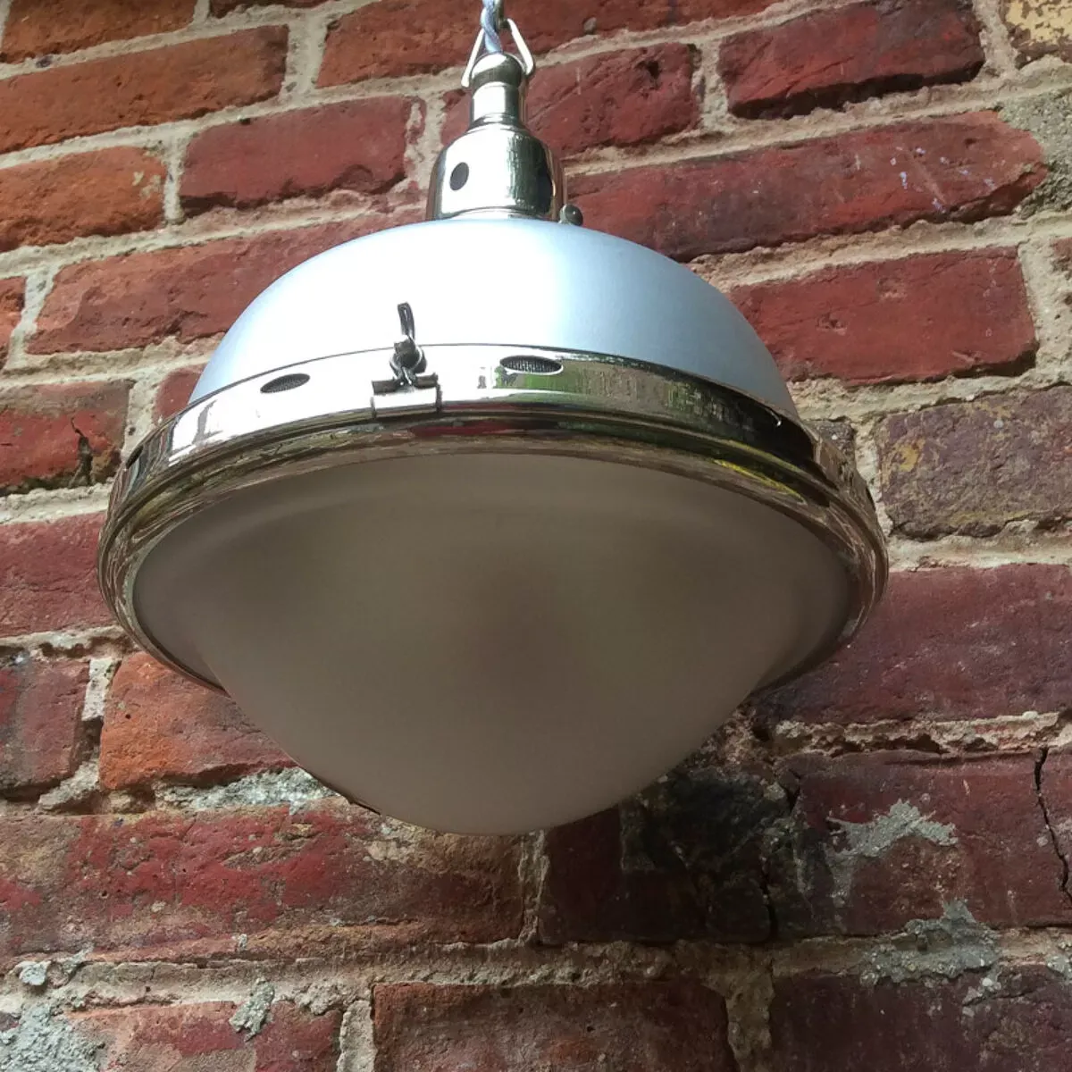 Illustration numéro 2 du produit Suspension