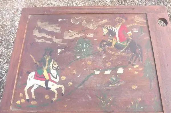 Illustration numéro 2 du produit Pupitre d'écolier Art-nouveau repliable