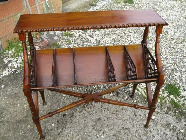 Illustration numéro 2 du produit Porte revus  / livre d'hotel en acajou vintage