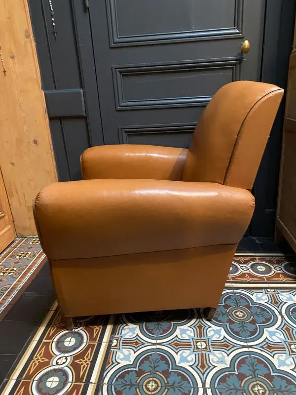 Illustration numéro 2 du produit Fauteuil club en skaï