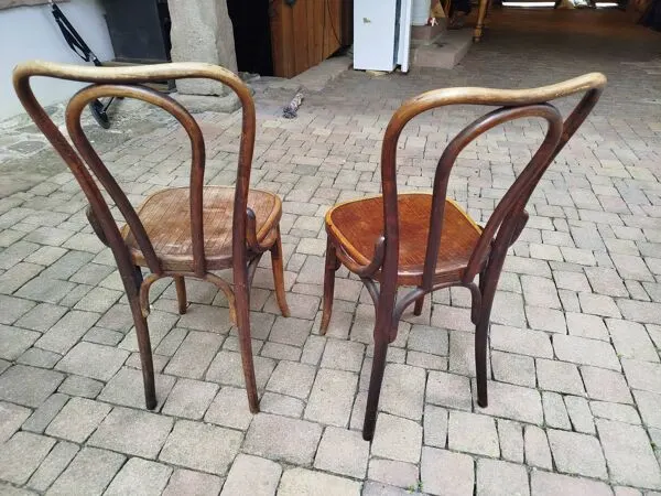 Illustration numéro 2 du produit Paire de chaises bistrot en bois courbé fischel - wissembourg