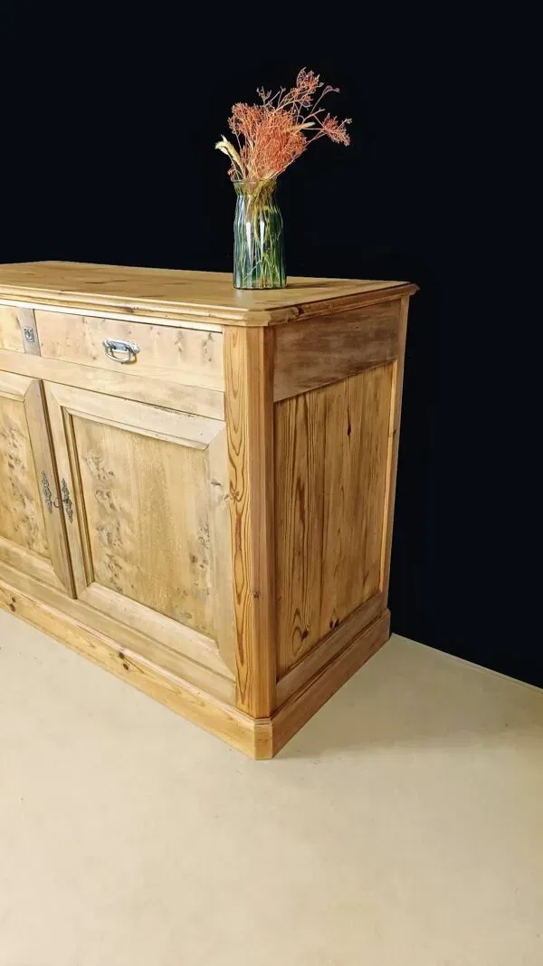 Illustration numéro 2 du produit Buffet ancien rénové