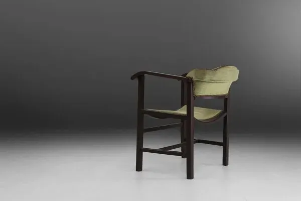Illustration numéro 2 du produit Fauteuil Art Déco en bois laqué noir et velours vert, Belgique années 1930