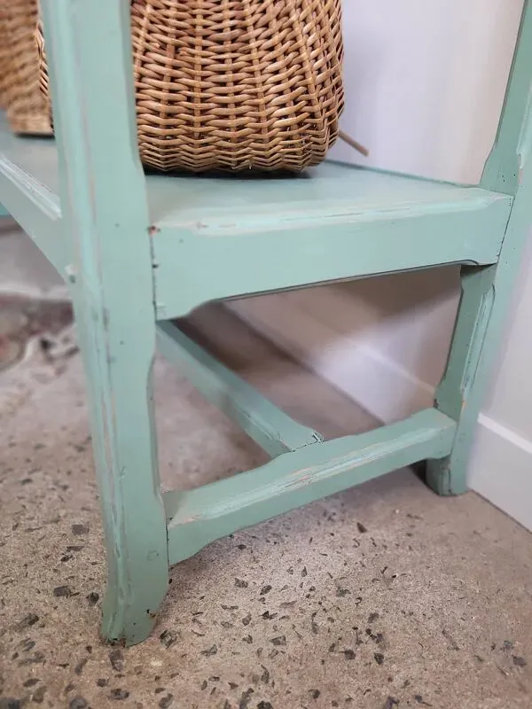 Illustration numéro 2 du produit Vestiaire d’entrée, portant « Jette-habits »