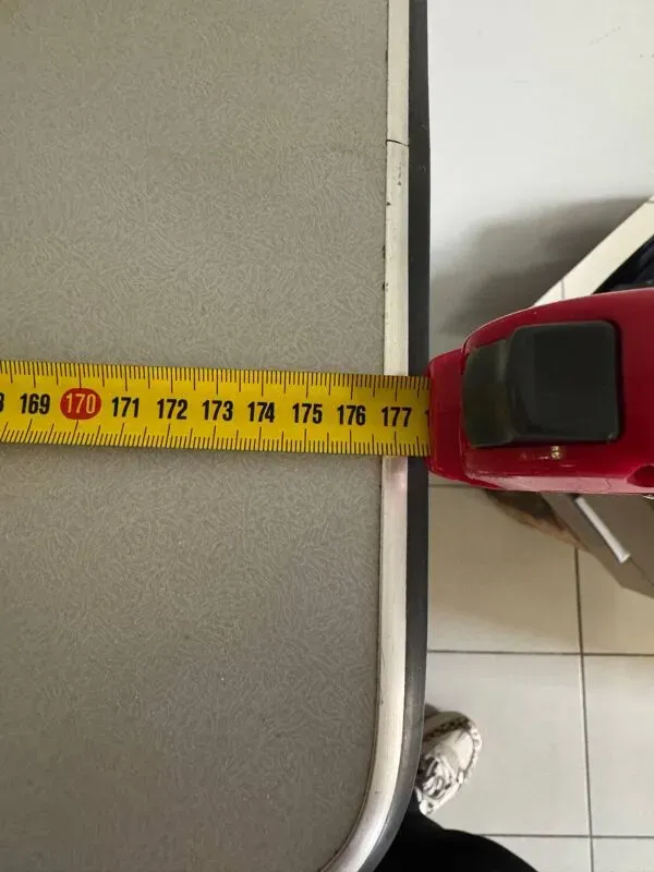 Illustration numéro 2 du produit Meuble à casiers en métal