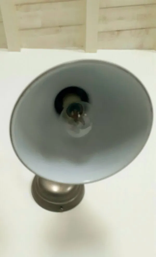 Illustration numéro 2 du produit Applique murale en métal style industrielle