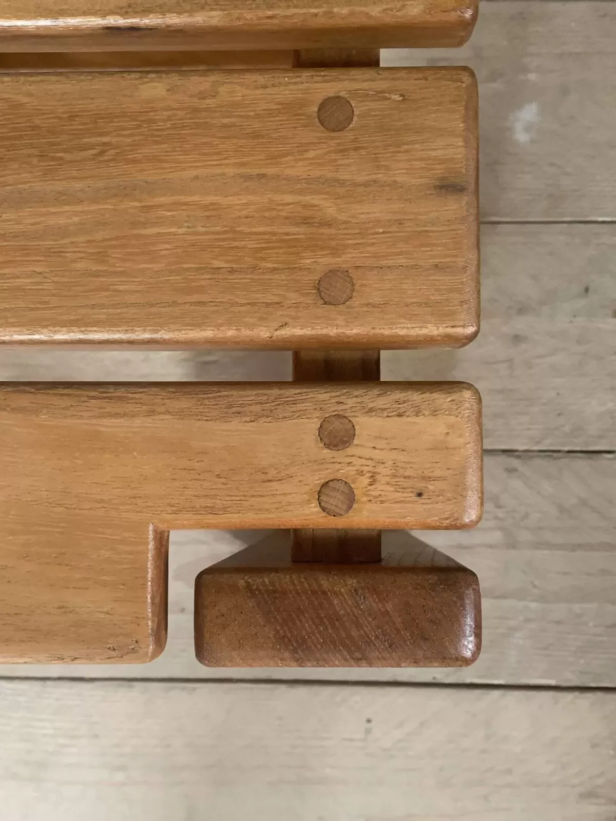 Illustration numéro 2 du produit Table basse orme massif vintage