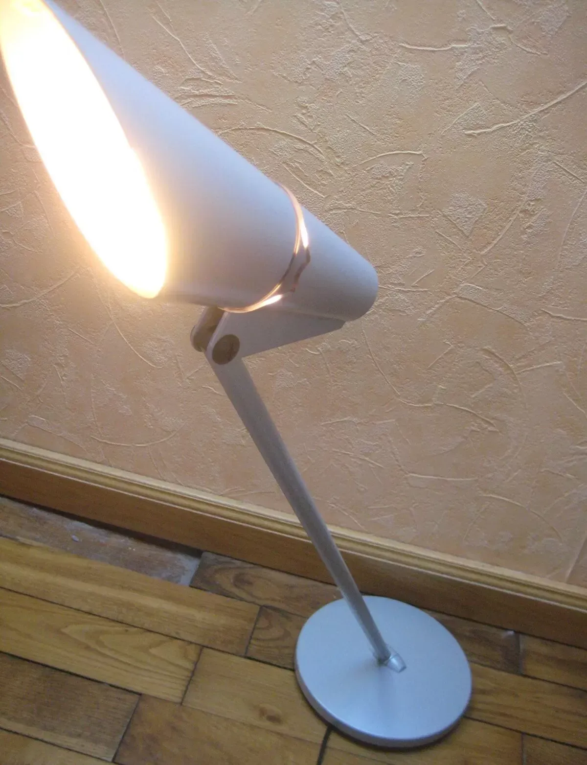 Illustration numéro 2 du produit Lampe de Bureau Spy par Hannes Wettstein pour Artemide