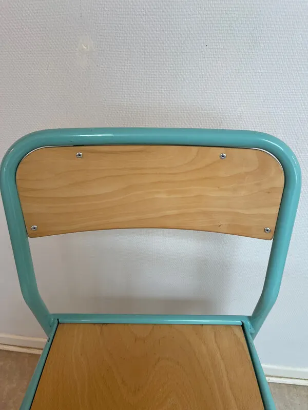 Illustration numéro 2 du produit Tabouret de laboratoire vintage années 80