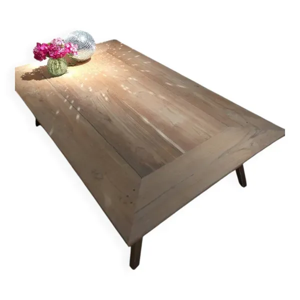 Illustration numéro 2 du produit Table basse en teck