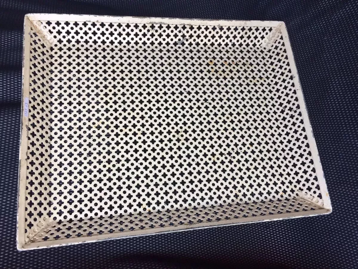 Illustration numéro 2 du produit Plateau