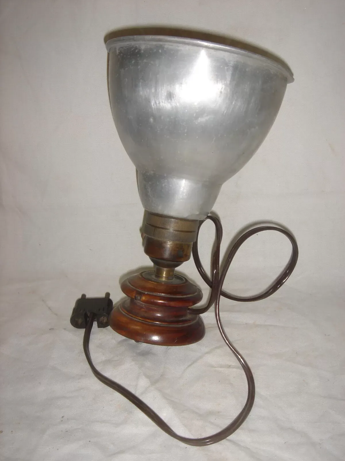 Illustration numéro 2 du produit Lampe junius sgdg rtee de 1950/60
