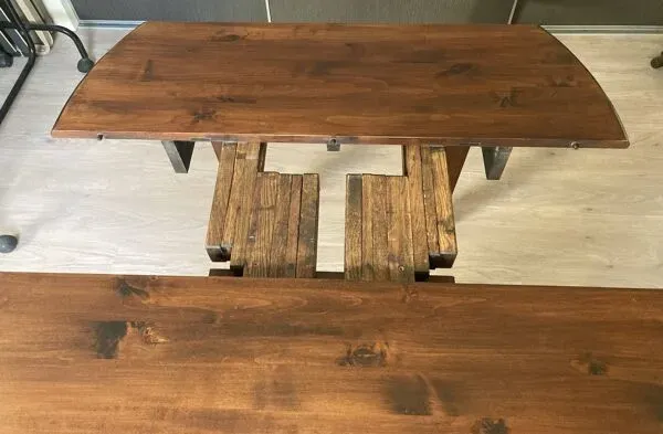 Illustration numéro 2 du produit Table à manger ovale extensible