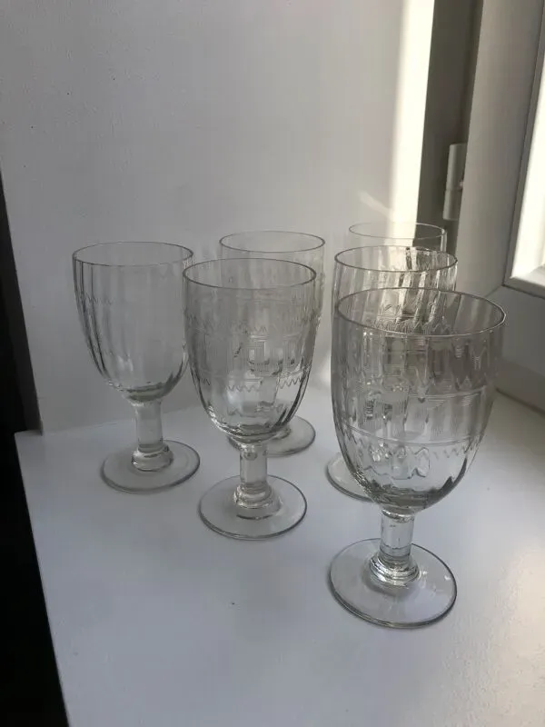 Illustration numéro 2 du produit ensemble de 6 grands verres à vin en cristal gravé début XXème