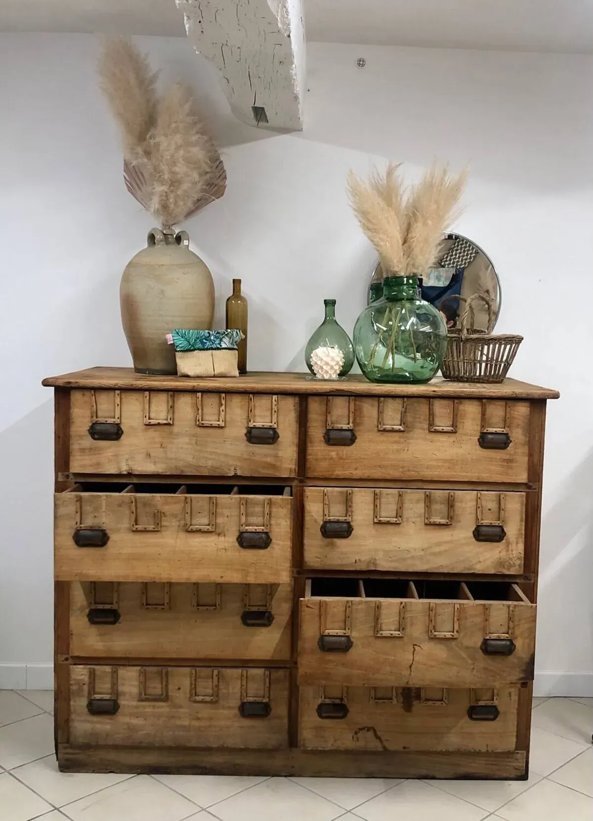 Illustration numéro 2 du produit Meuble de métier