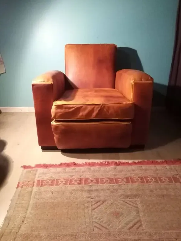 Illustration numéro 2 du produit Fauteuil club carre