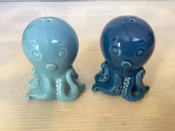 Illustration numéro 2 du produit Sel et poivre zoomorphe marine